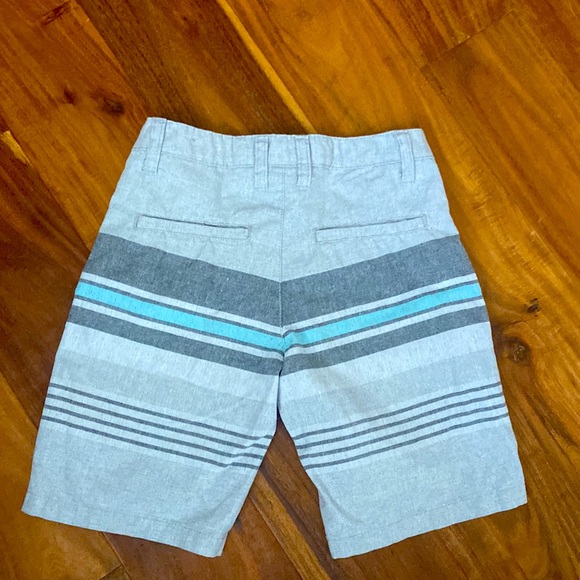 Boy’s Shorts Size 5 Board Short - Picture 2 of 3